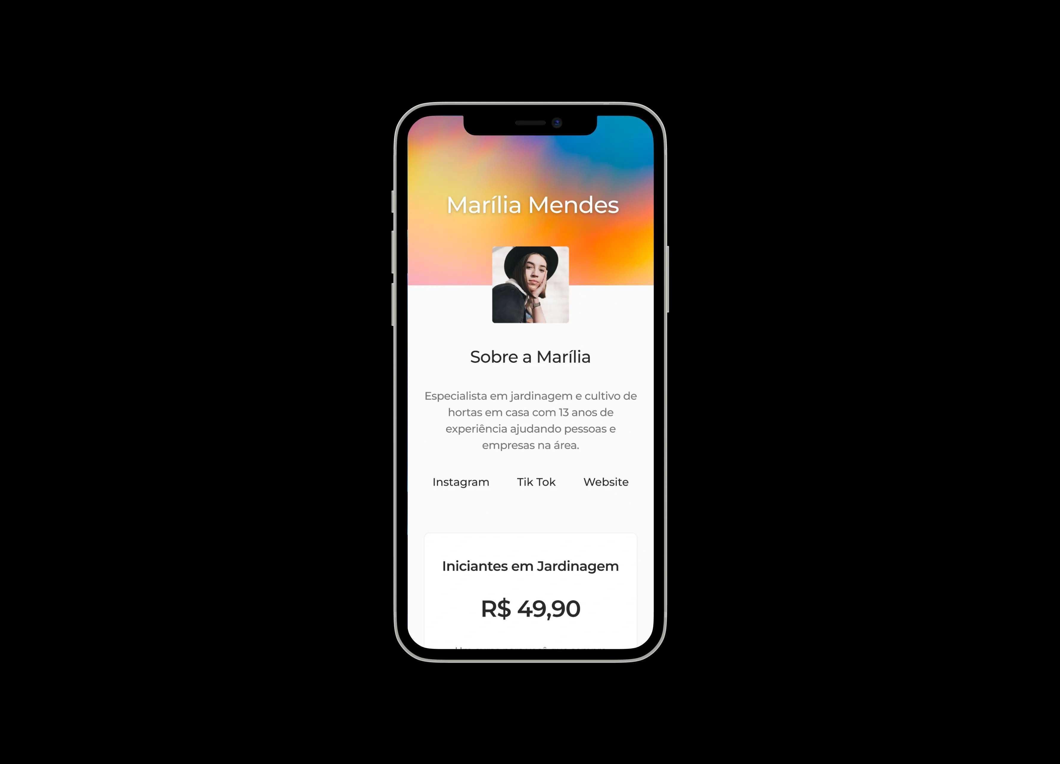 A phone showing a creator's public Livus page for Marília Mendes, with her photo on a colourful gradient header, a short bio, social links and a course card priced at R$ 49,90.